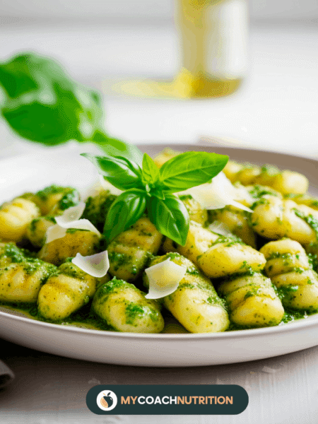 Gnocchis poêlés courgette, épinards & chèvre frais - freepik